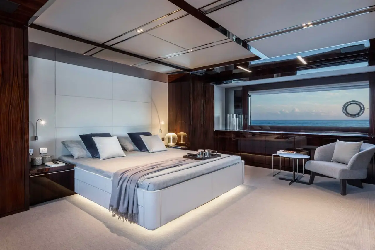 Riva 110, extérieur — Saint Tropez Yacht Rental, Saint-Tropez. Riva 110 — 33m