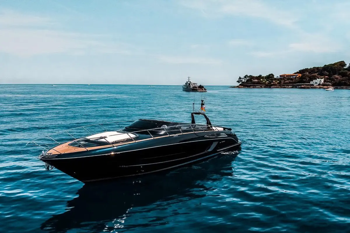 Riva 56 Rivale, pont arrière — Saint Tropez Yacht Rental, Saint-Tropez. Riva 56 Rivale — 17m