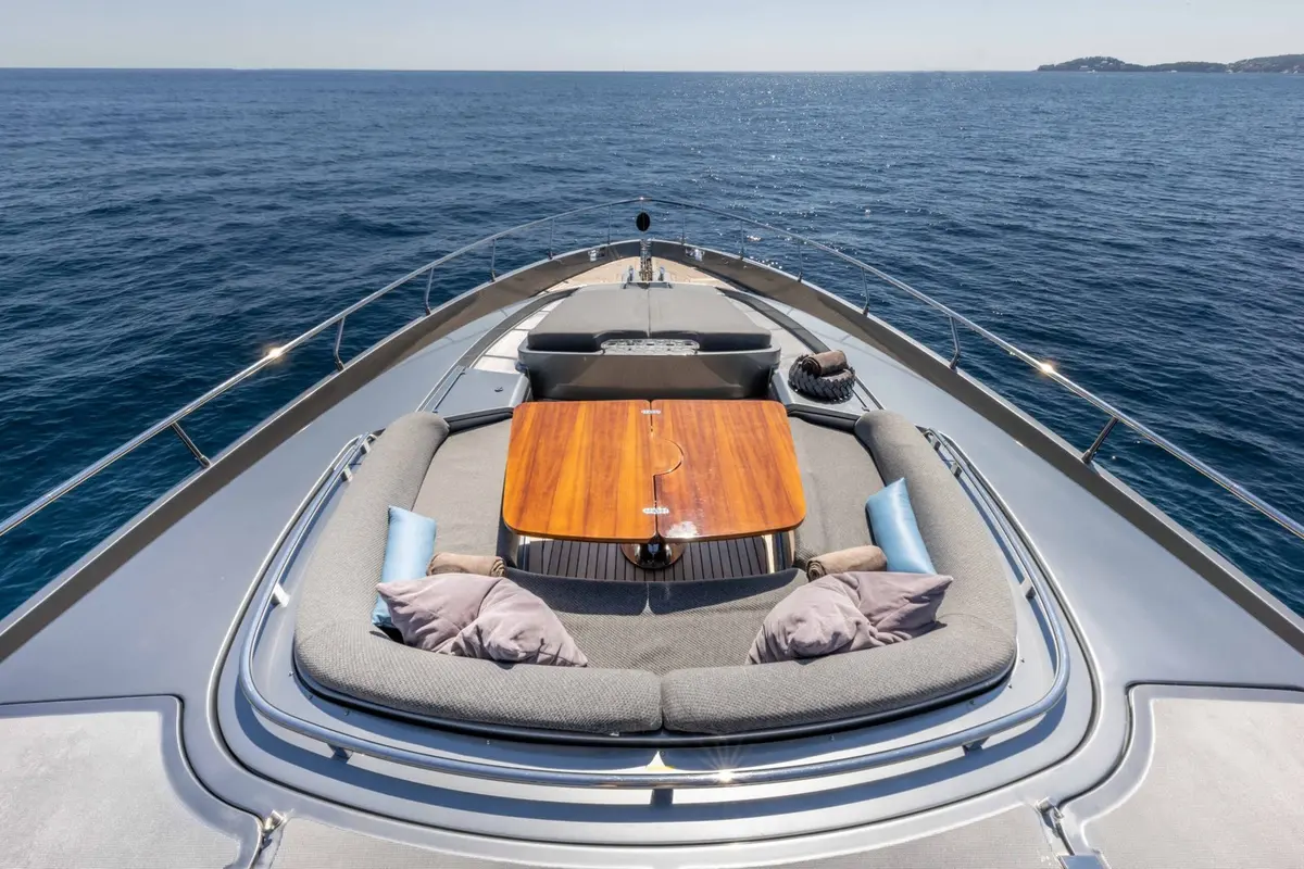 Riva 86 Domino, salon — Saint Tropez Yacht Rental, Saint-Tropez. Riva 86 Domino — 26m