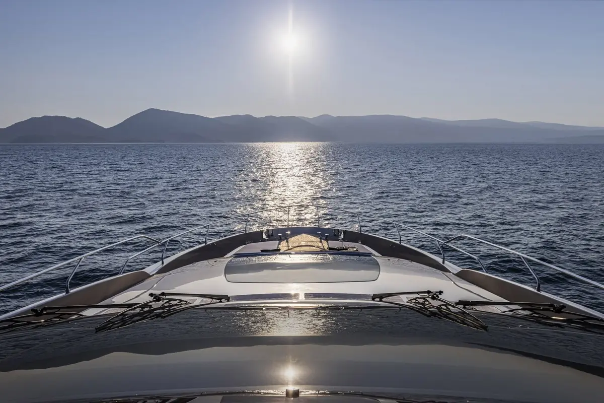 Riva 90, pont arrière — Saint Tropez Yacht Rental, Saint-Tropez. Riva 90 — 28.5m