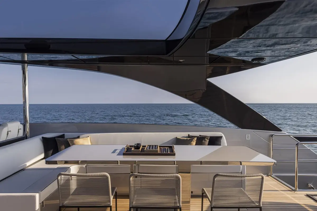 Riva 90, flybridge — Saint Tropez Yacht Rental, Saint-Tropez. Riva 90 — 28.5m