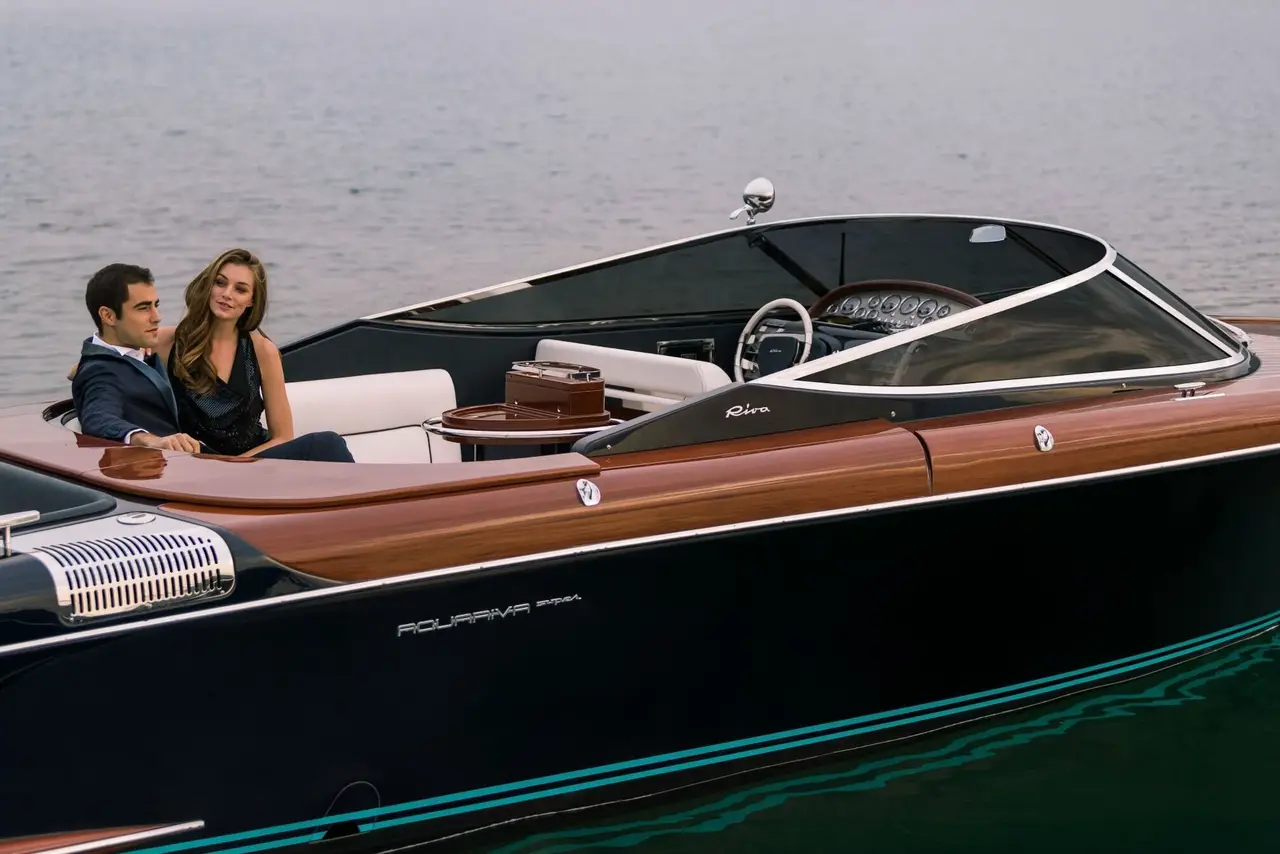Riva Aquariva, extérieur — Saint Tropez Yacht Rental, Saint-Tropez. Riva Aquariva — 10m