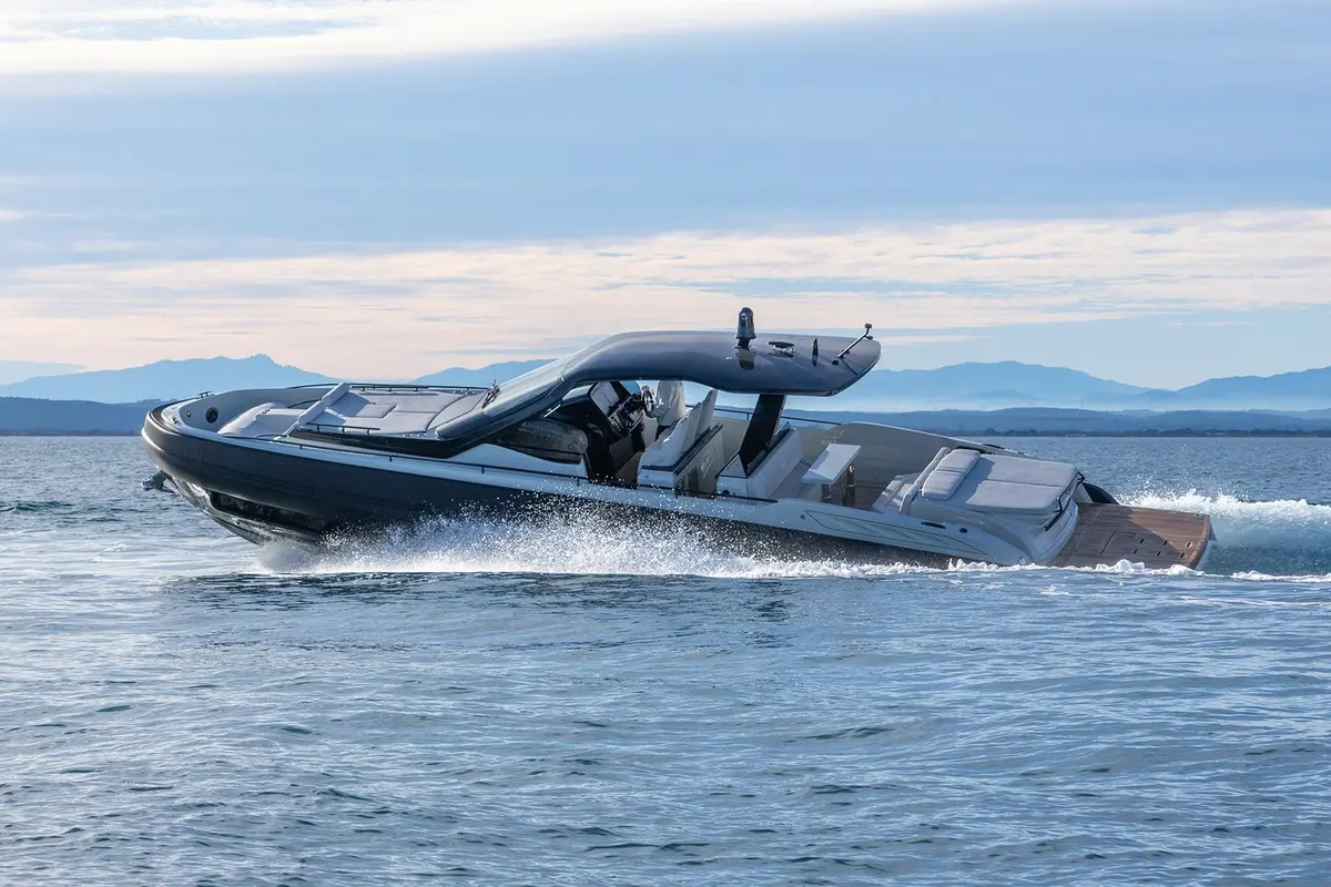 Sacs 47 — Saint Tropez Yacht Rental, Saint-Tropez. Sacs 47 — 14m