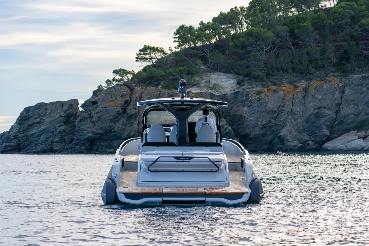 Sacs 47, pont principal — Saint Tropez Yacht Rental, Saint-Tropez. Sacs 47 — 14m