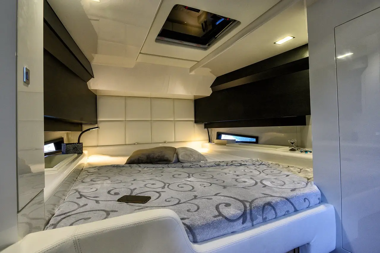 Sacs 47, extérieur — Saint Tropez Yacht Rental, Saint-Tropez. Sacs 47 — 14m