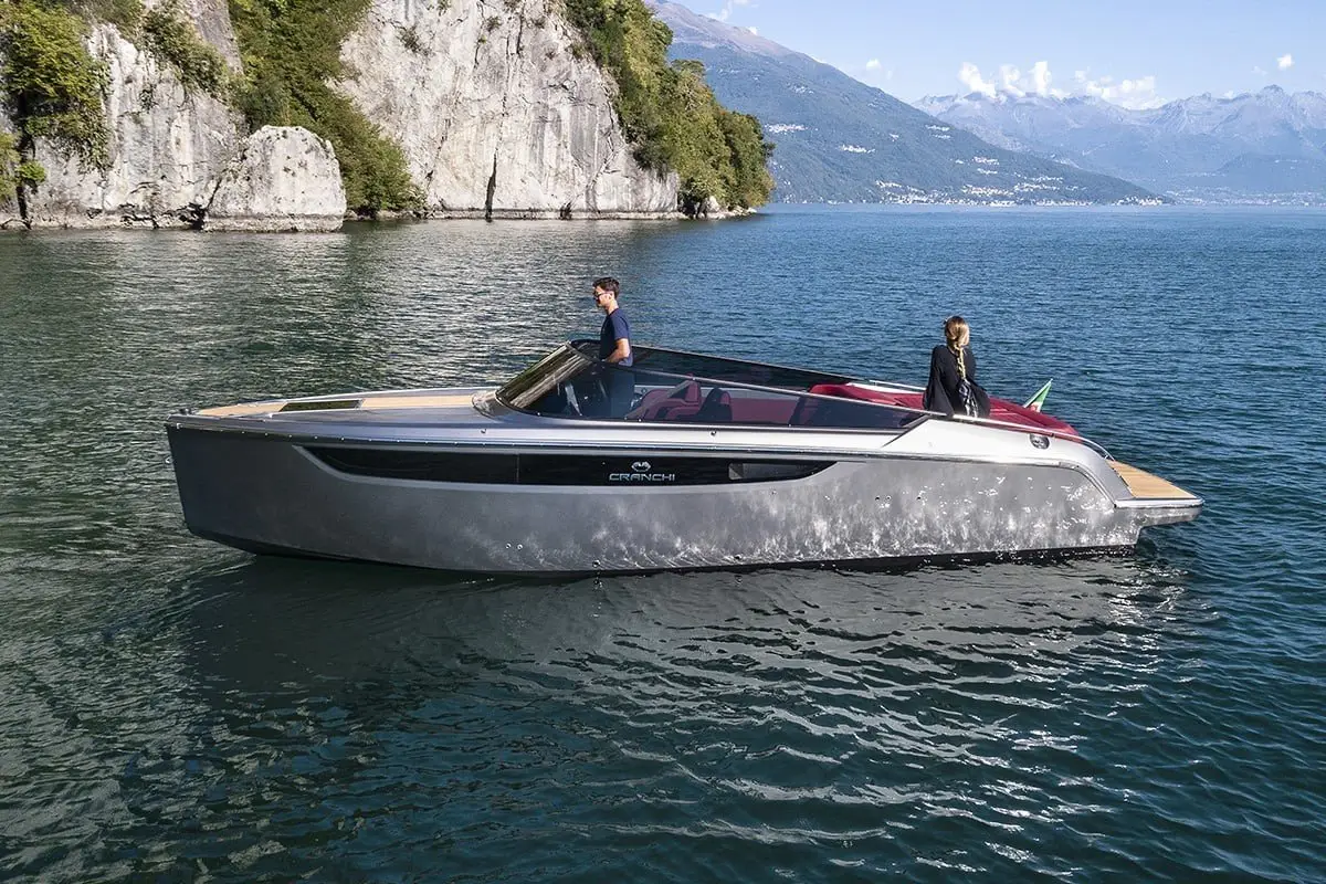 Sanlorenzo 112, cabine principale — Saint Tropez Yacht Rental, Saint-Tropez. Sanlorenzo 112 — 34m