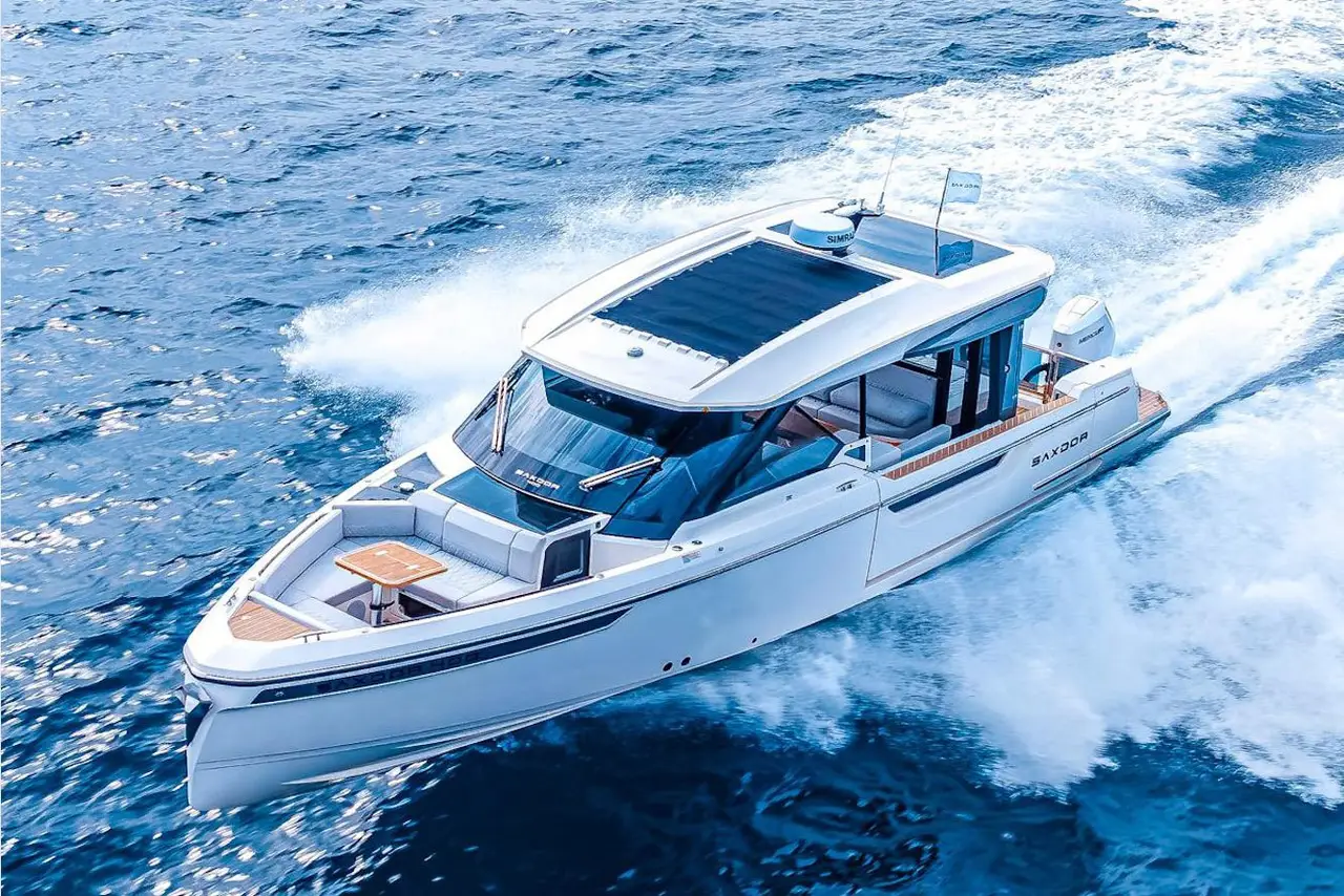 Saxdor 400 GTO, extérieur — Saint Tropez Yacht Rental, Saint-Tropez. Saxdor 400 GTO — 12.4m