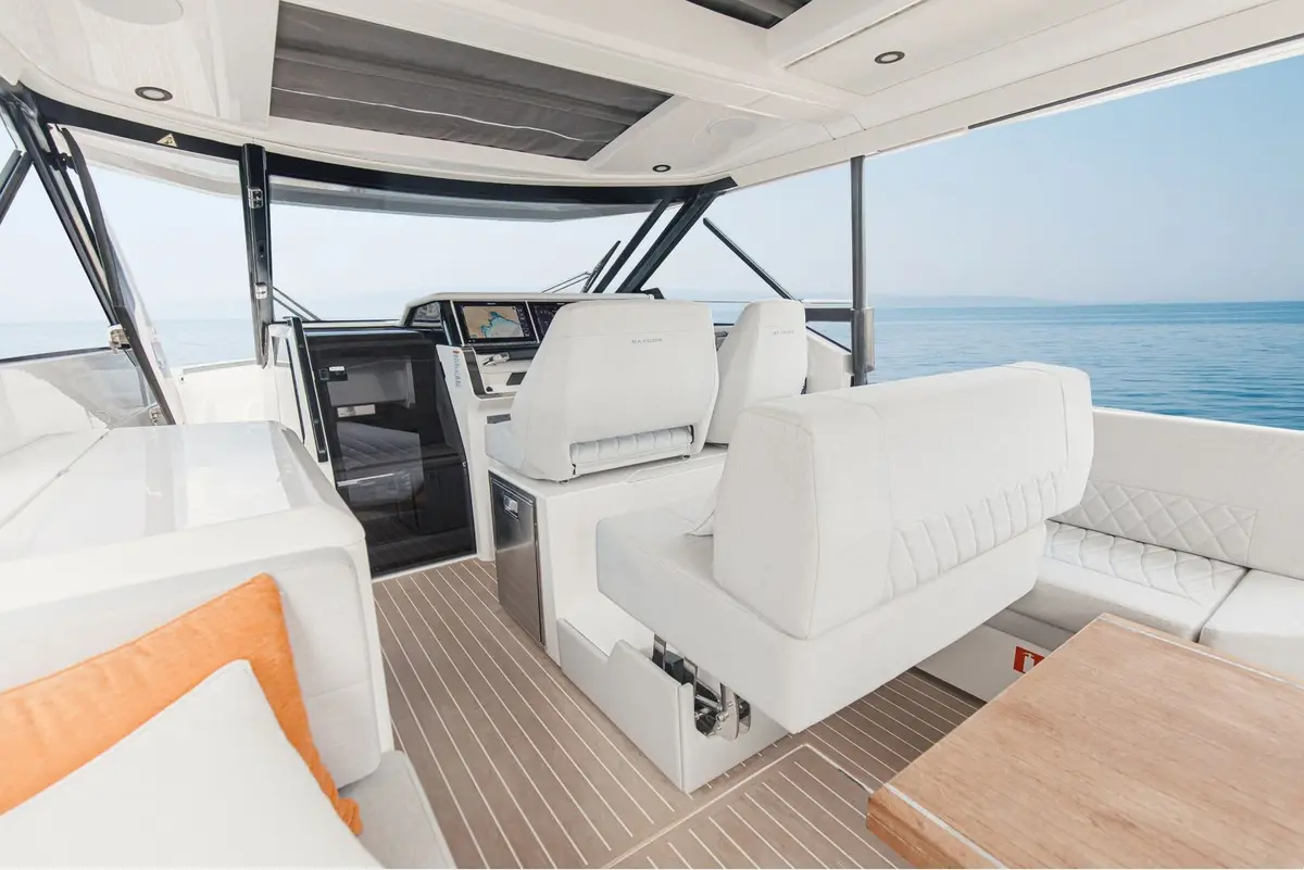 Saxdor 400 GTO, extérieur — Saint Tropez Yacht Rental, Saint-Tropez. Saxdor 400 GTO — 12.4m