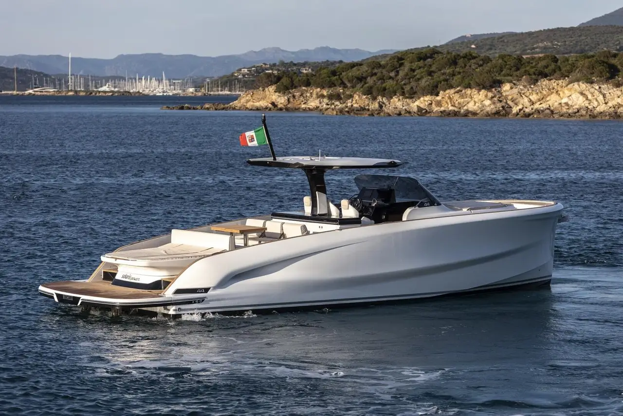 Solaris 44 — Saint Tropez Yacht Rental, Saint-Tropez. Solaris 44 — 13m