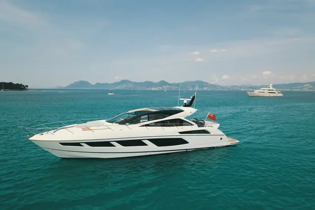 Sunseeker 68 — Saint Tropez Yacht Rental, Saint-Tropez