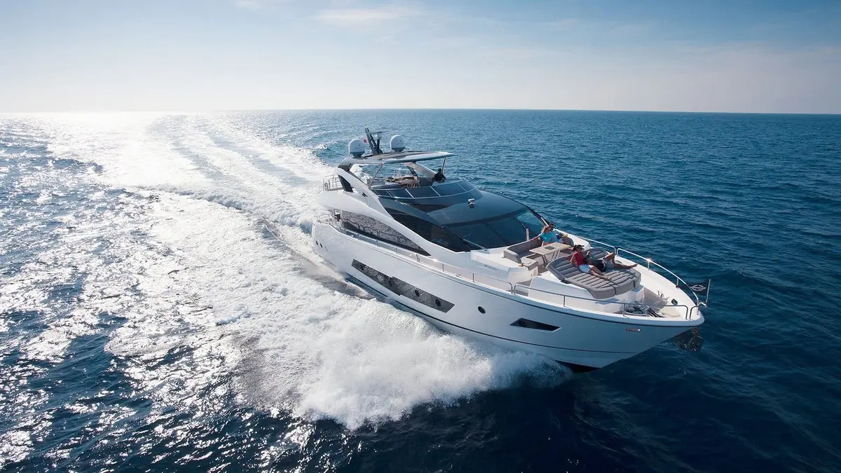 Sunseeker 86, extérieur — Saint Tropez Yacht Rental, Saint-Tropez. Sunseeker 86 — 3m