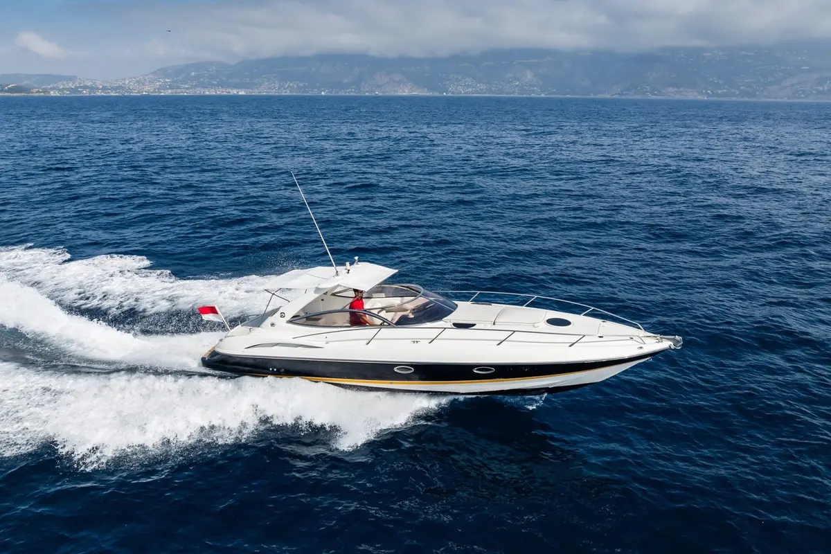 Superhawk 34 — Saint Tropez Yacht Rental, Saint-Tropez. Superhawk 34 — 11m