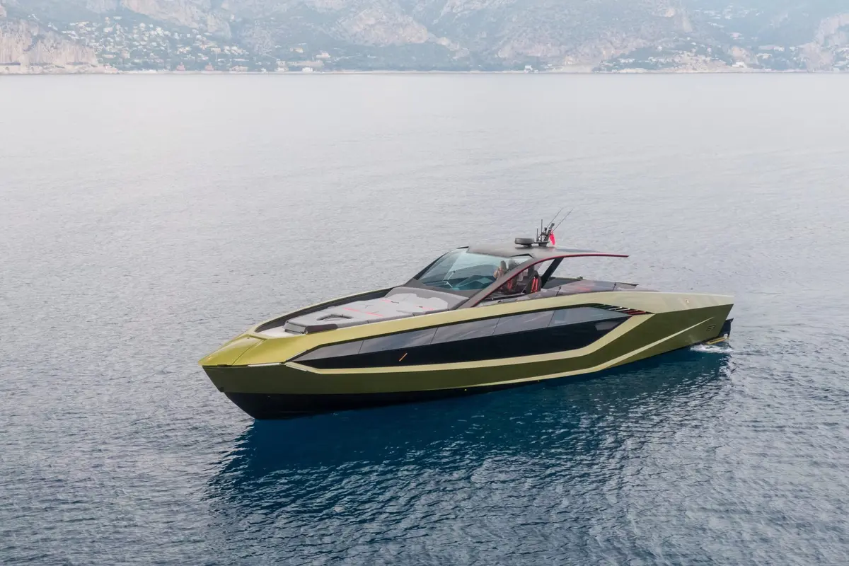 Lamborghini 63, extérieur — Saint Tropez Yacht Rental, Saint-Tropez. Lamborghini 63 — 20m