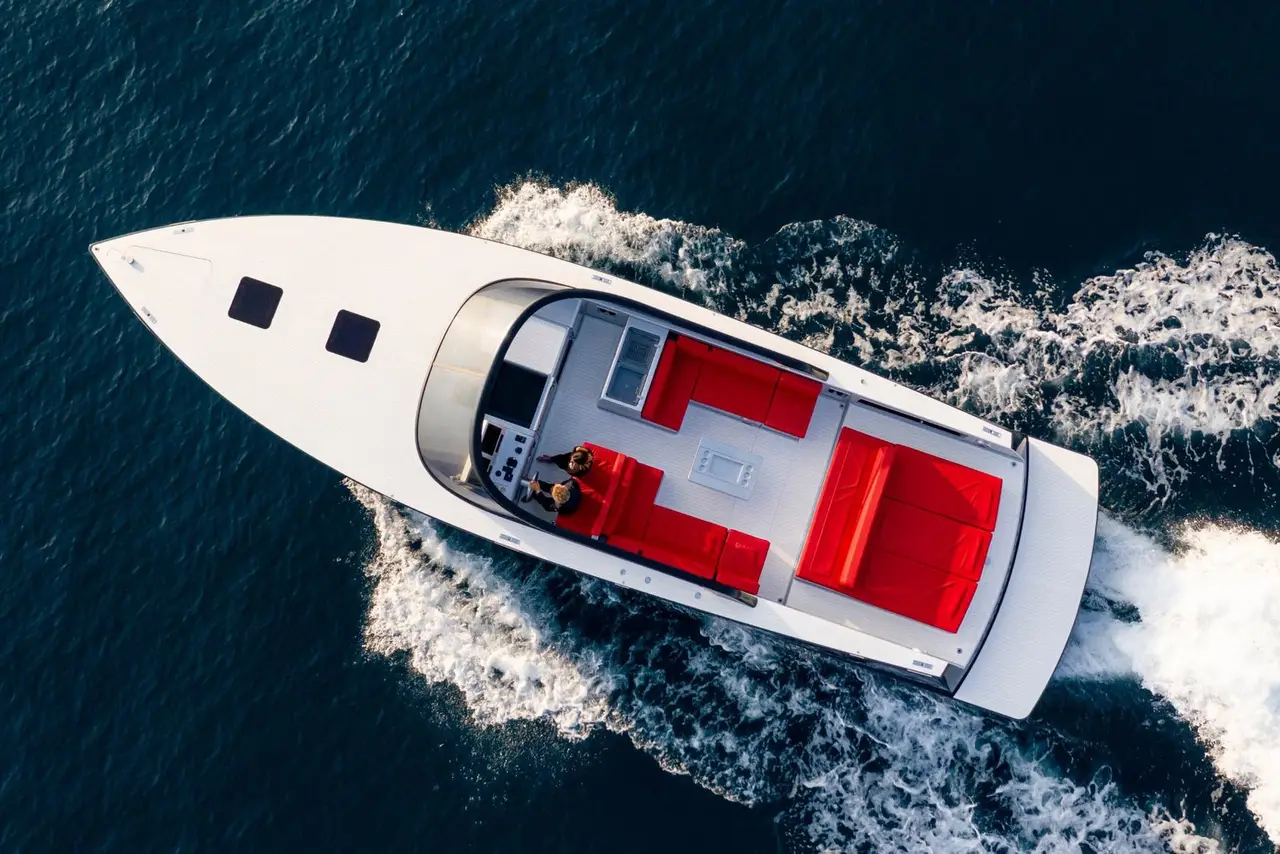 Vandutch 48, salon — Saint Tropez Yacht Rental, Saint-Tropez. Vandutch 48 — 15m