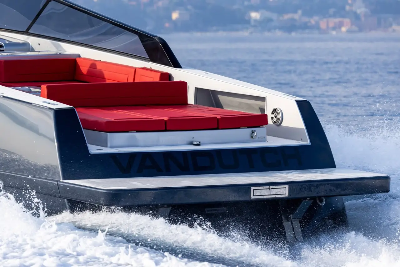 Vandutch 48, cabine principale — Saint Tropez Yacht Rental, Saint-Tropez. Vandutch 48 — 15m
