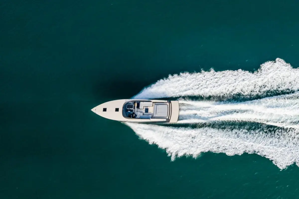 Vandutch 55, pont principal — Saint Tropez Yacht Rental, Saint-Tropez. Vandutch 55 — 16m