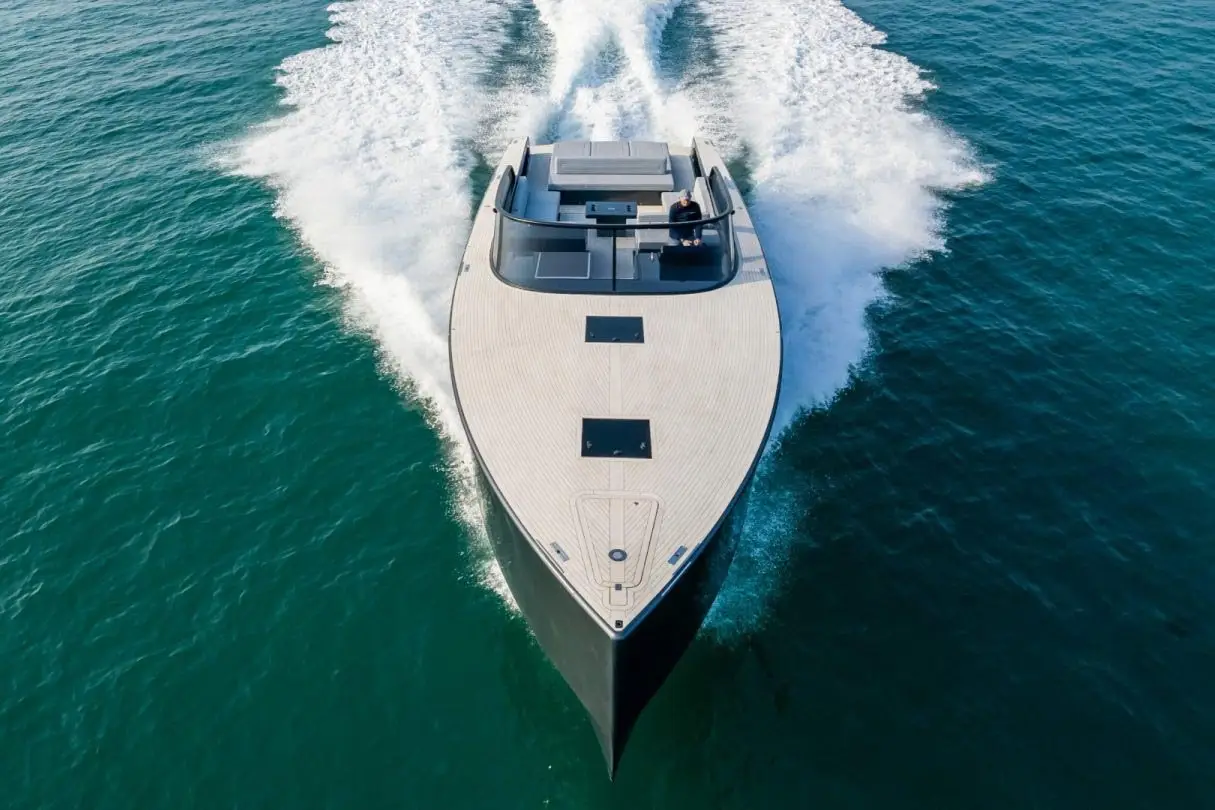 Vandutch 55, pont arrière — Saint Tropez Yacht Rental, Saint-Tropez. Vandutch 55 — 16m