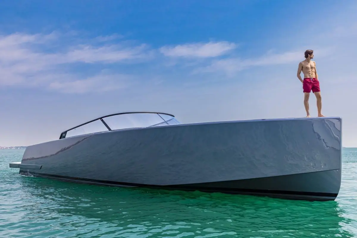 Vandutch 55, salon — Saint Tropez Yacht Rental, Saint-Tropez. Vandutch 55 — 16m