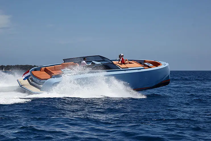 Vanquish VQ60, extérieur — Saint Tropez Yacht Rental, Saint-Tropez. Vanquish VQ60 — 18.3m