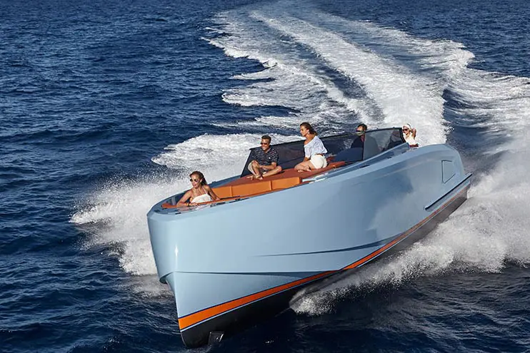 Vanquish VQ60, pont principal — Saint Tropez Yacht Rental, Saint-Tropez. Vanquish VQ60 — 18.3m