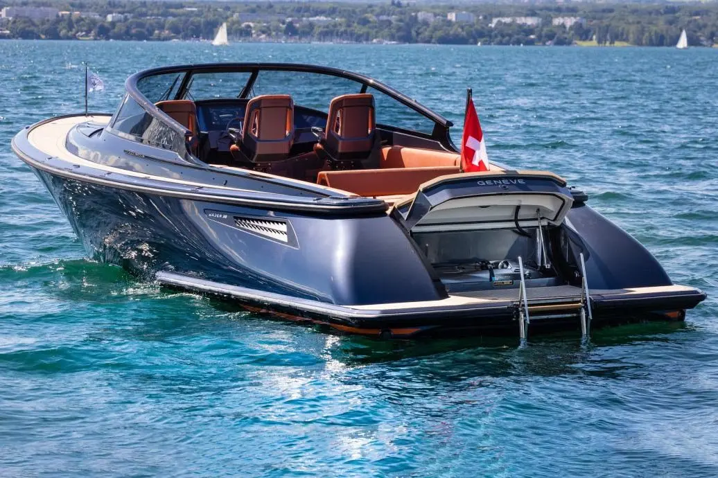 Wajer 38, pont principal — Saint Tropez Yacht Rental, Saint-Tropez. Wajer 38 — 11.3m