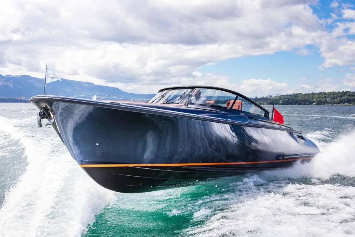 Wajer 38, pont arrière — Saint Tropez Yacht Rental, Saint-Tropez. Wajer 38 — 11.3m