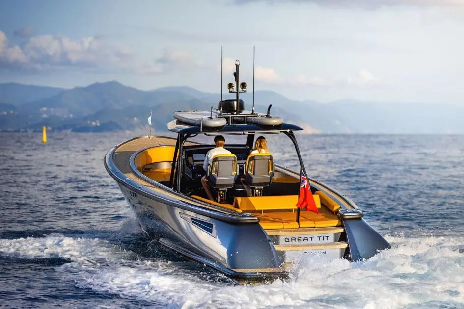 Wajer 38S, pont arrière — Saint Tropez Yacht Rental, Saint-Tropez. Wajer 38S — 11m