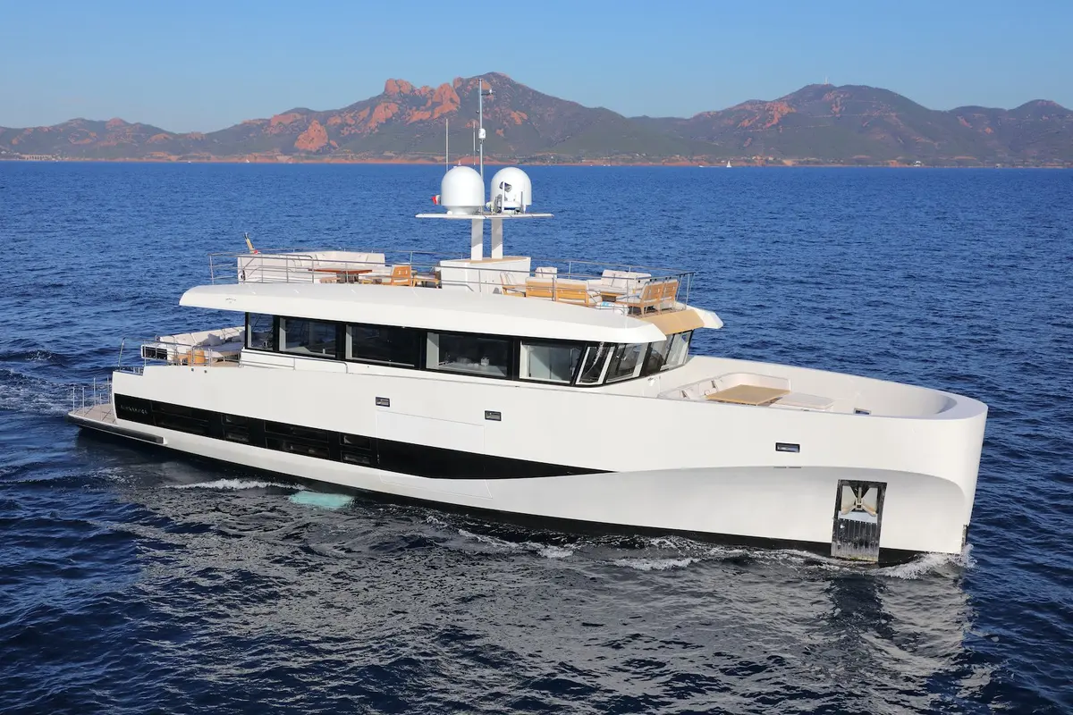 WallyAce 26, extérieur — Saint Tropez Yacht Rental, Saint-Tropez. WallyAce 26 — 26m